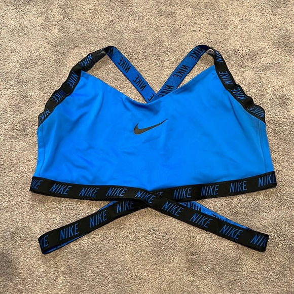 Nike Woman’s Criss Cross Sports bra